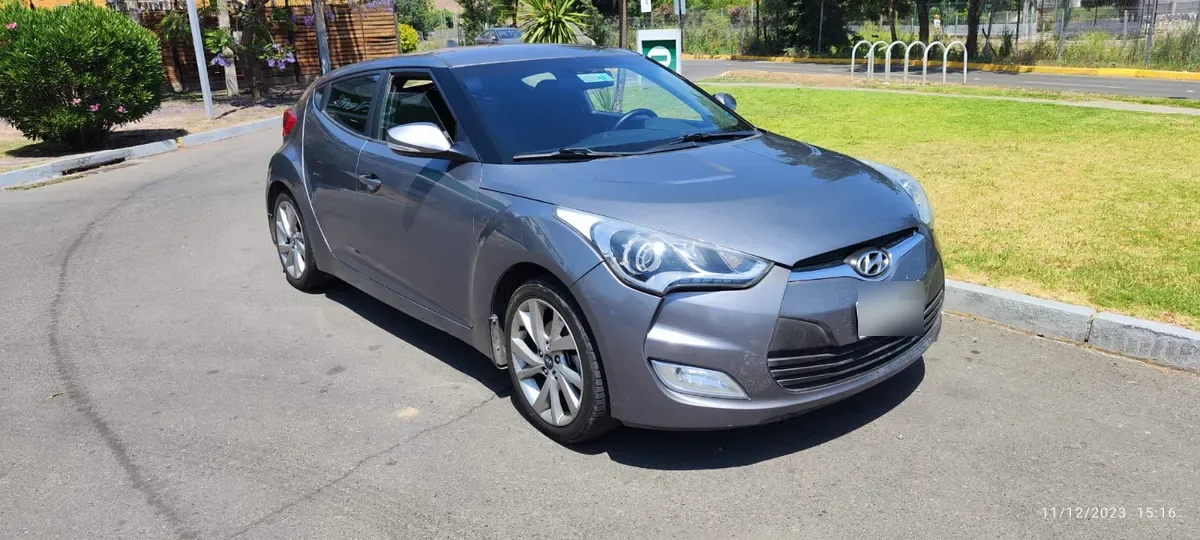 HYUNDAI VELOSTER 1.6 Fs 4dr Gls Mt año 2016