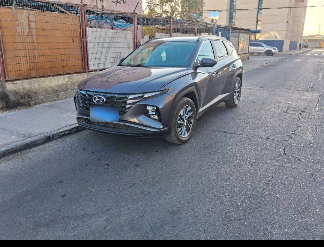 HYUNDAI TUCSON 2.0 Nx4 Plus At 4x4 año 2024