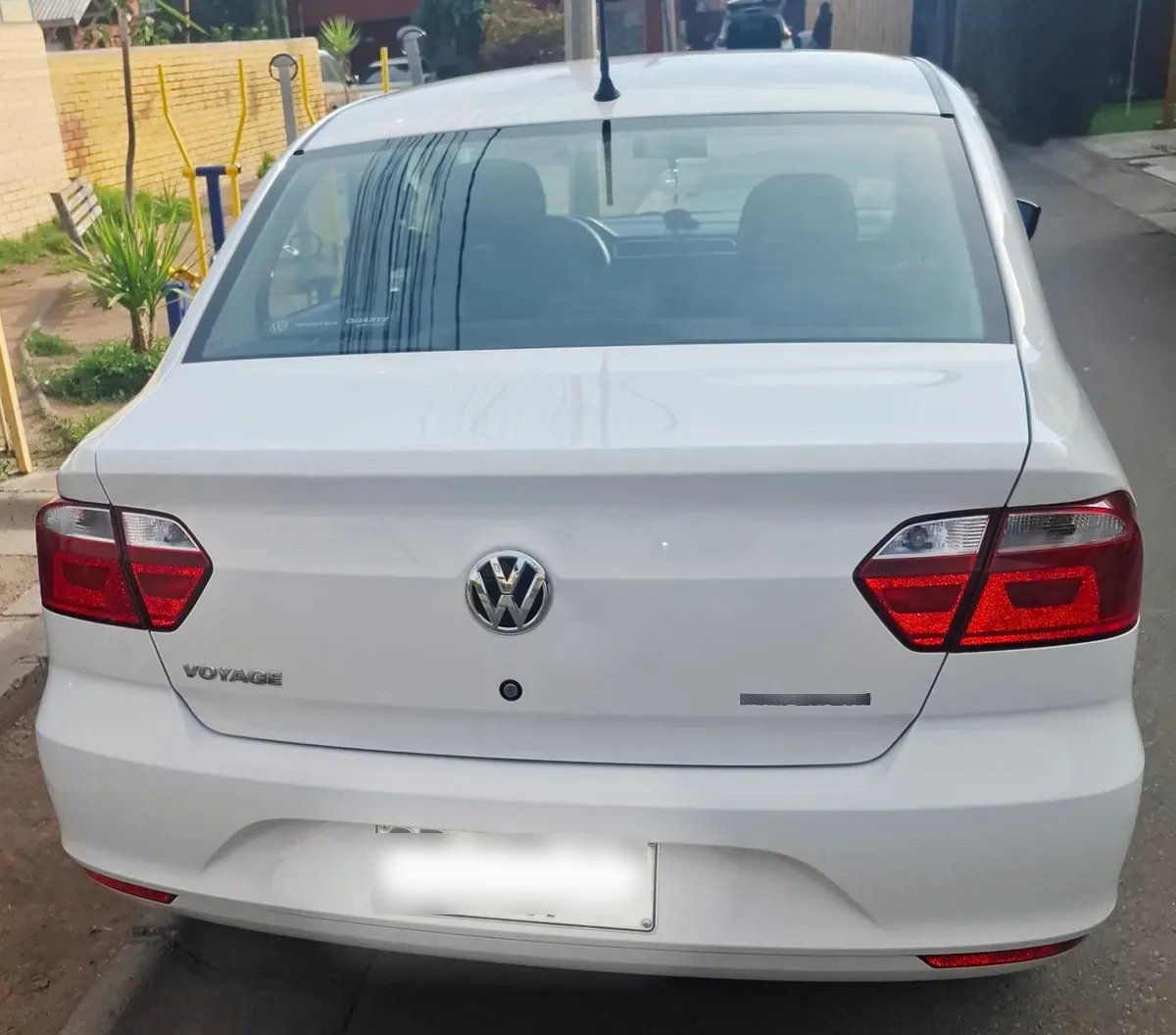 VOLKSWAGEN VOYAGE 1.6 Highline Mt año 2022