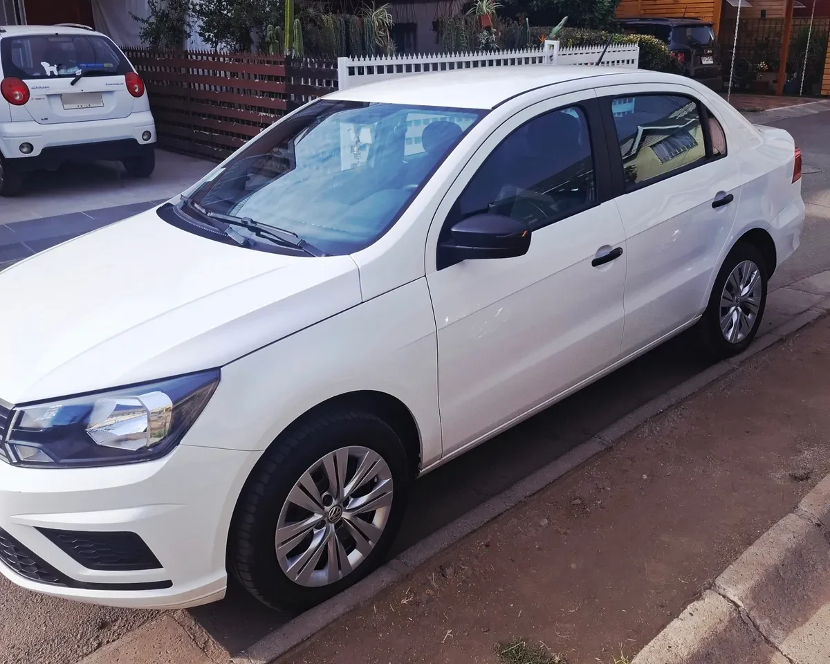 VOLKSWAGEN VOYAGE 1.6 Highline Mt año 2022