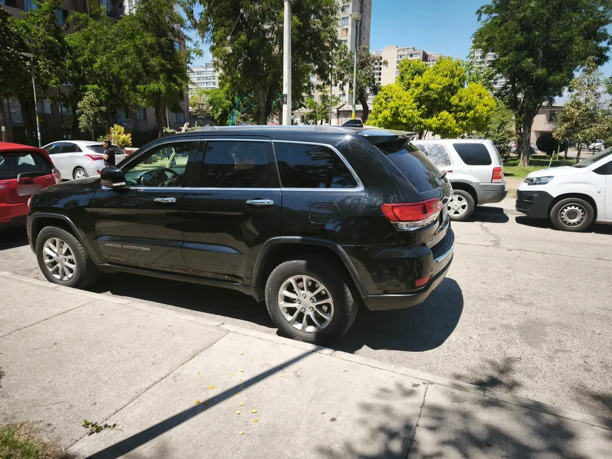 JEEP GRAND CHEROKEE 3.6 Limited Lx At 4x4 año 2022