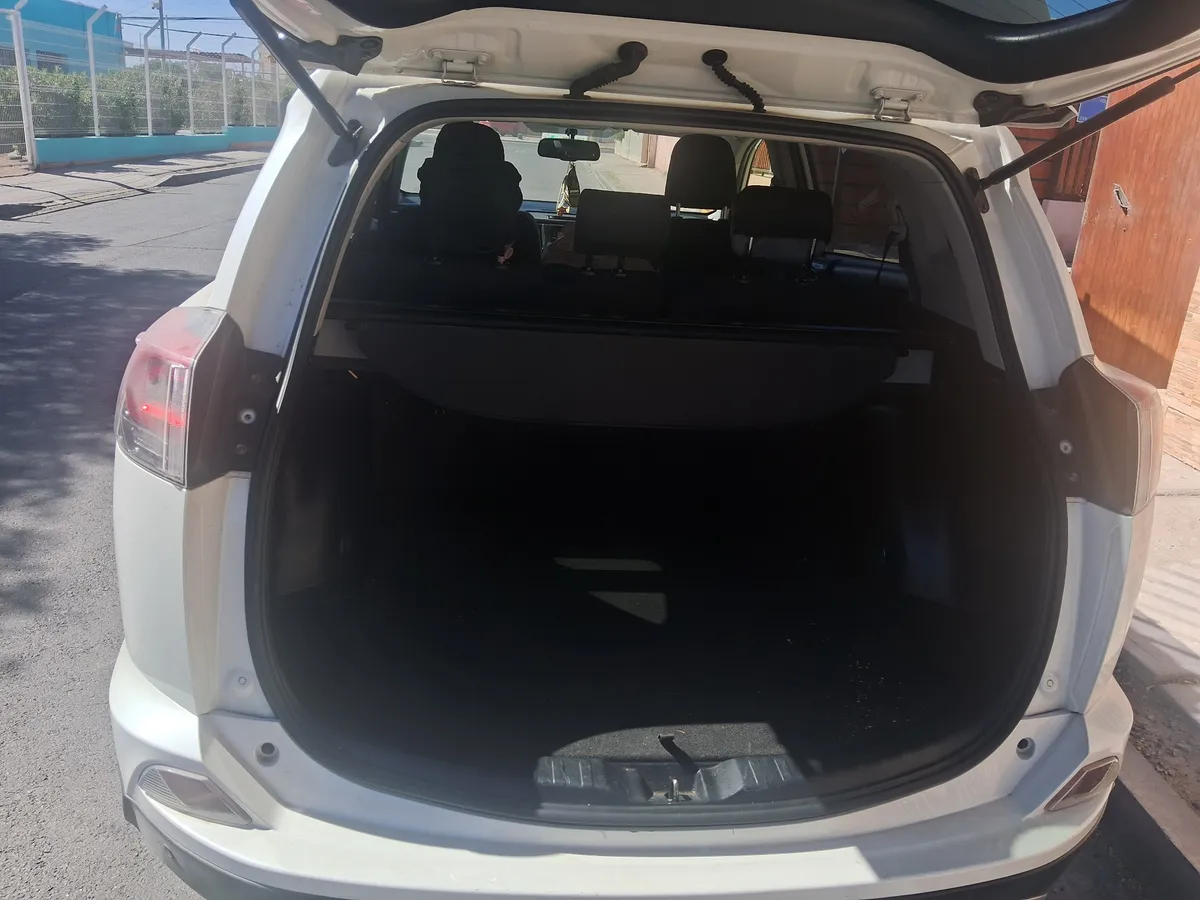 TOYOTA RAV4 2.5 Limited 4x2 At 7ab 732pu3 año 2017