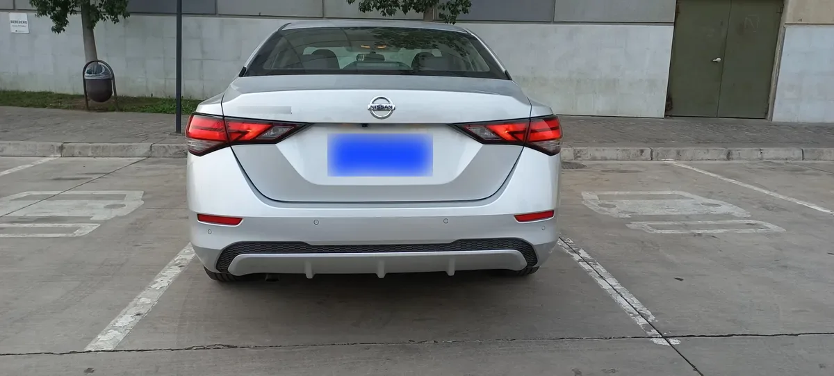 NISSAN SENTRA 2.0 Sense Mt año 2021