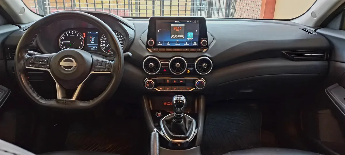NISSAN SENTRA 2.0 Sense Mt año 2021