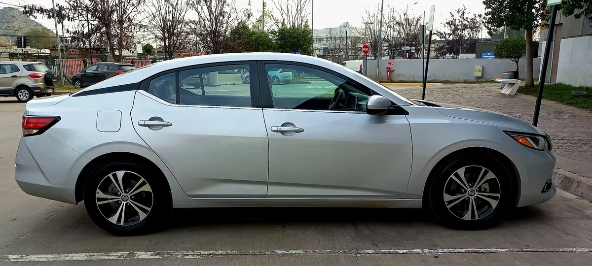 NISSAN SENTRA 2.0 Sense Mt año 2021