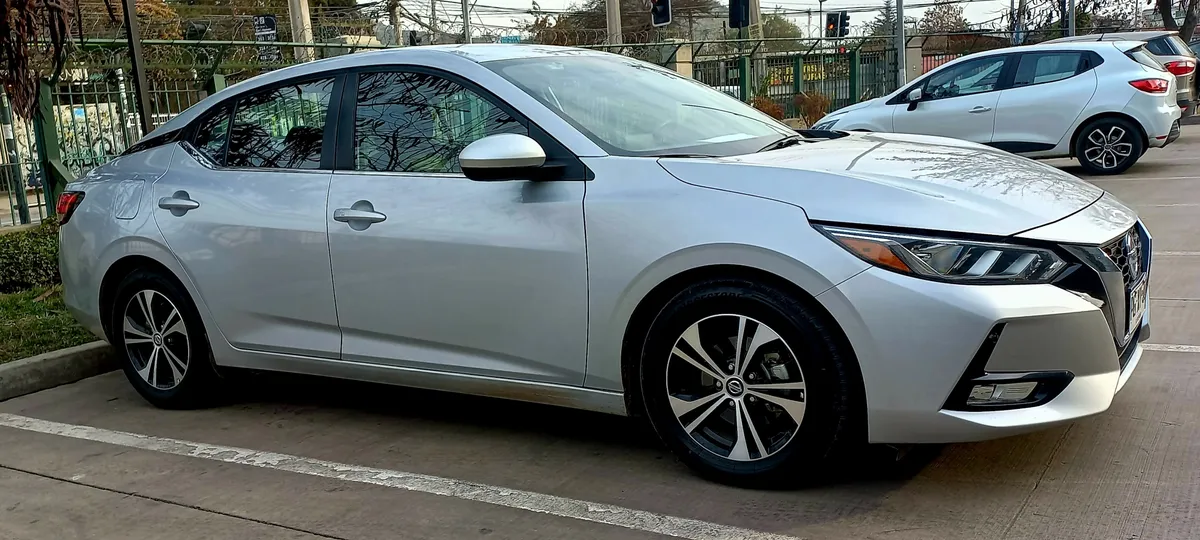 NISSAN SENTRA 2.0 Sense Mt año 2021