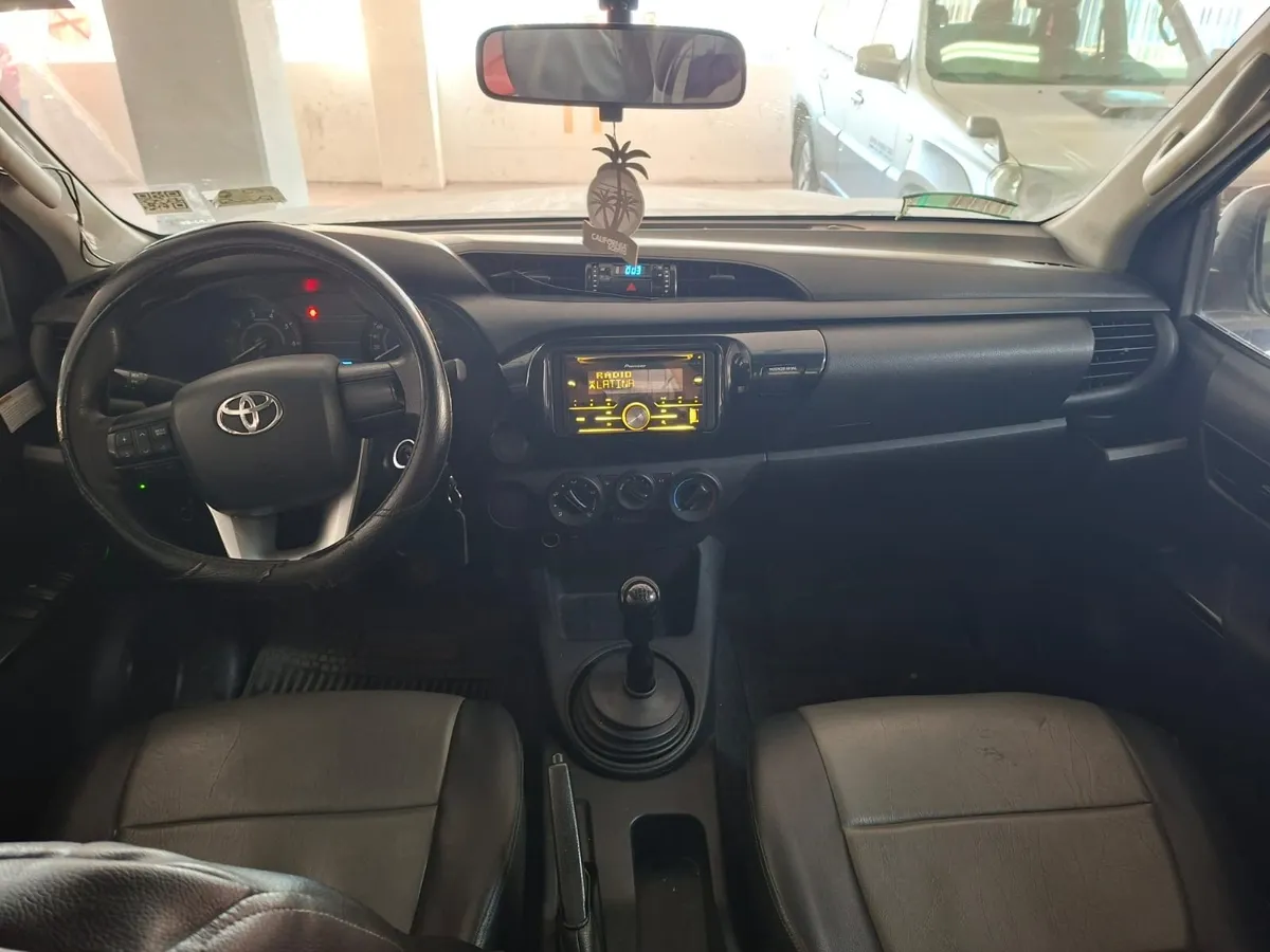 TOYOTA HILUX 2.4 New Hilux Fgq00 Dx / Fhq10 Dx Mt Diesel año 2018