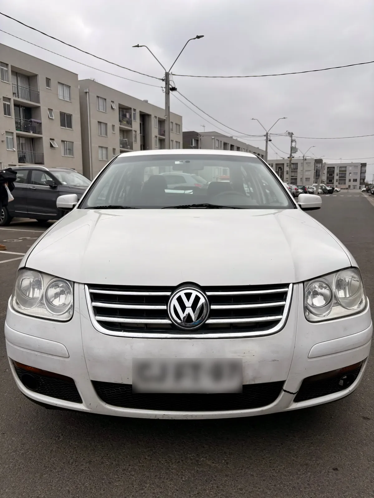VOLKSWAGEN BORA 2.0 Trendline Mt año 2011