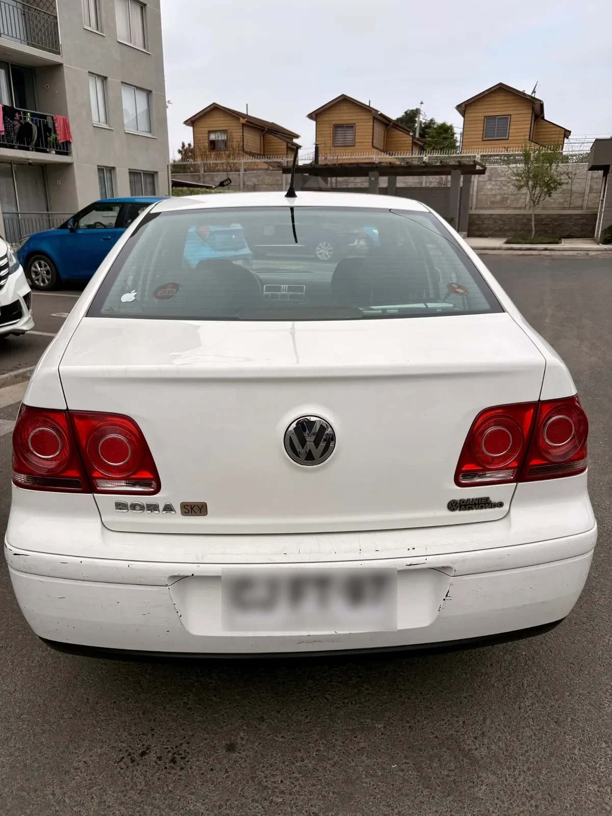 VOLKSWAGEN BORA 2.0 Trendline Mt año 2011