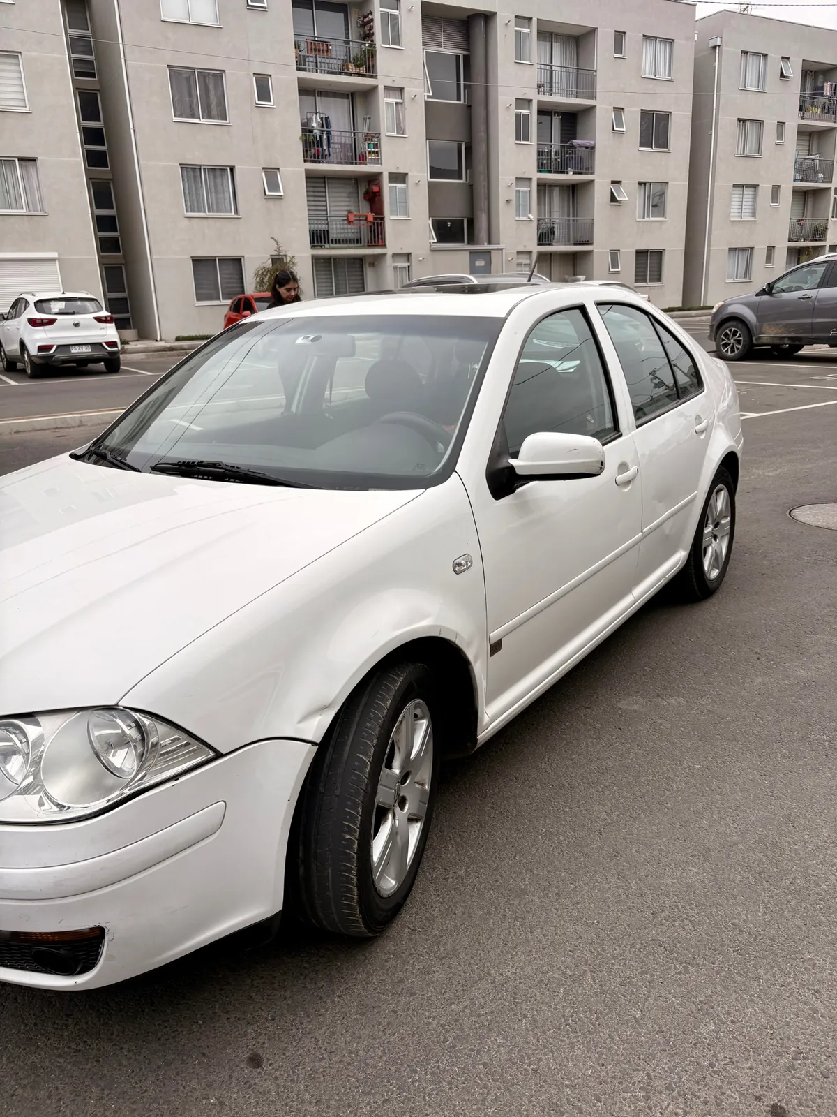 VOLKSWAGEN BORA 2.0 Trendline Mt año 2011
