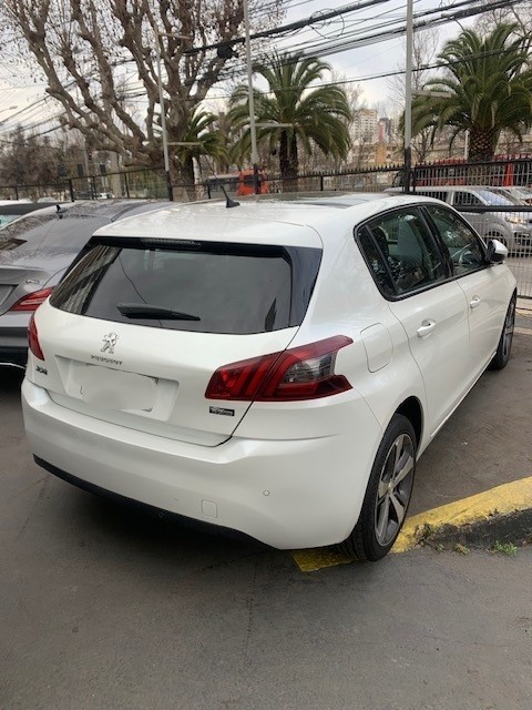 PEUGEOT 308 1.5 Style Bluehdi 130 At Diesel año 2020
