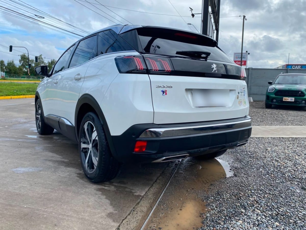 Peugeot 3008 Puretech 180 Eat8 1.6 año 2023