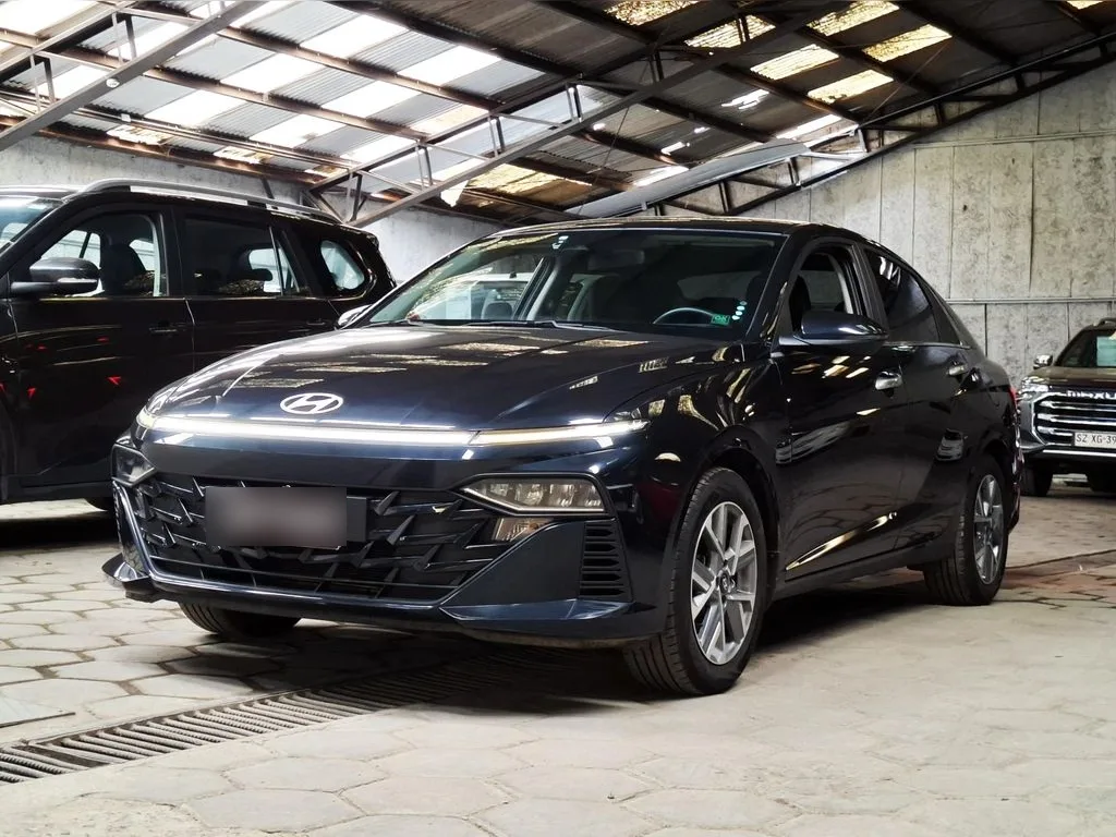 Hyundai Accent 1.5 Design 4x2 Mt 4p año 2024