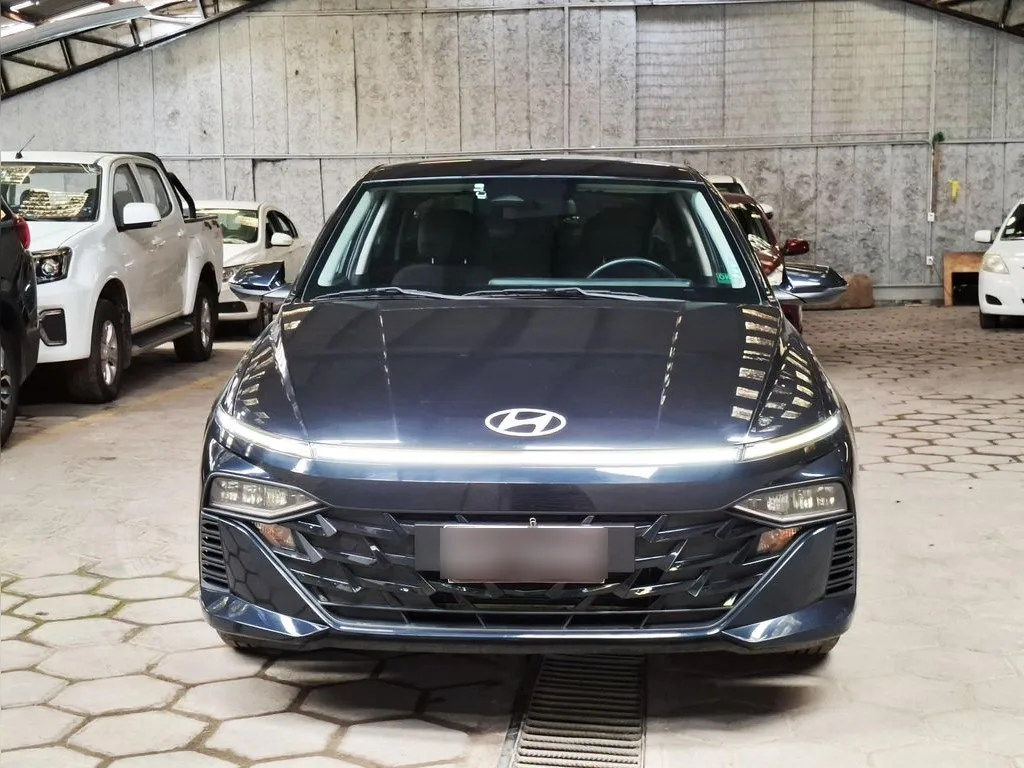 Hyundai Accent 1.5 Design 4x2 Mt 4p año 2024