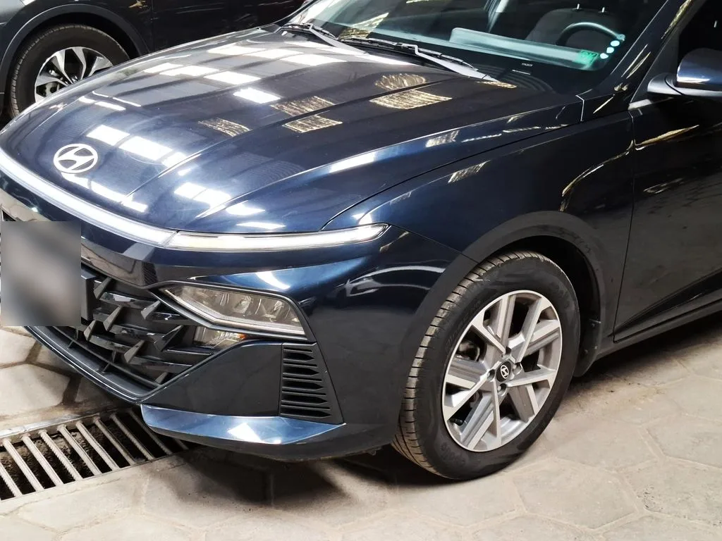 Hyundai Accent 1.5 Design 4x2 Mt 4p año 2024