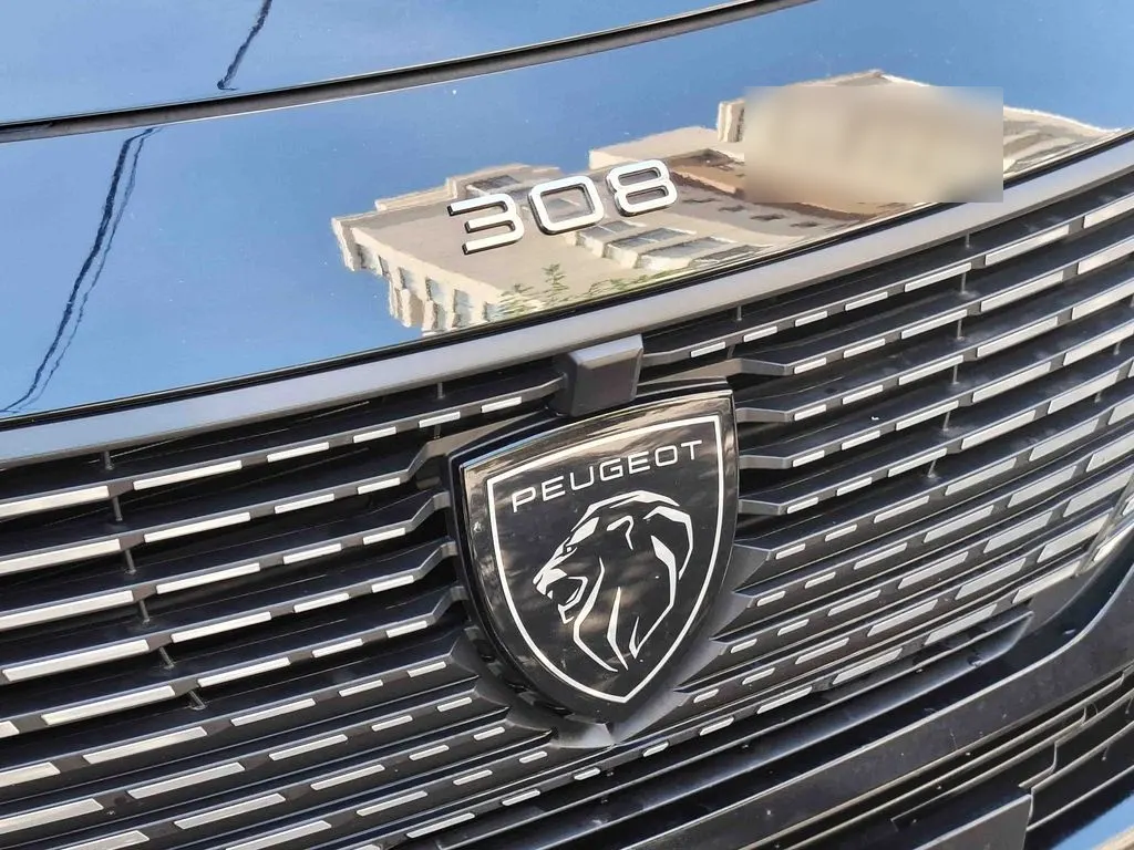 Peugeot 308 Allure año 2024