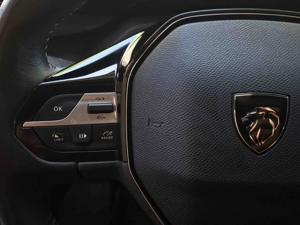 Peugeot 308 Allure año 2024