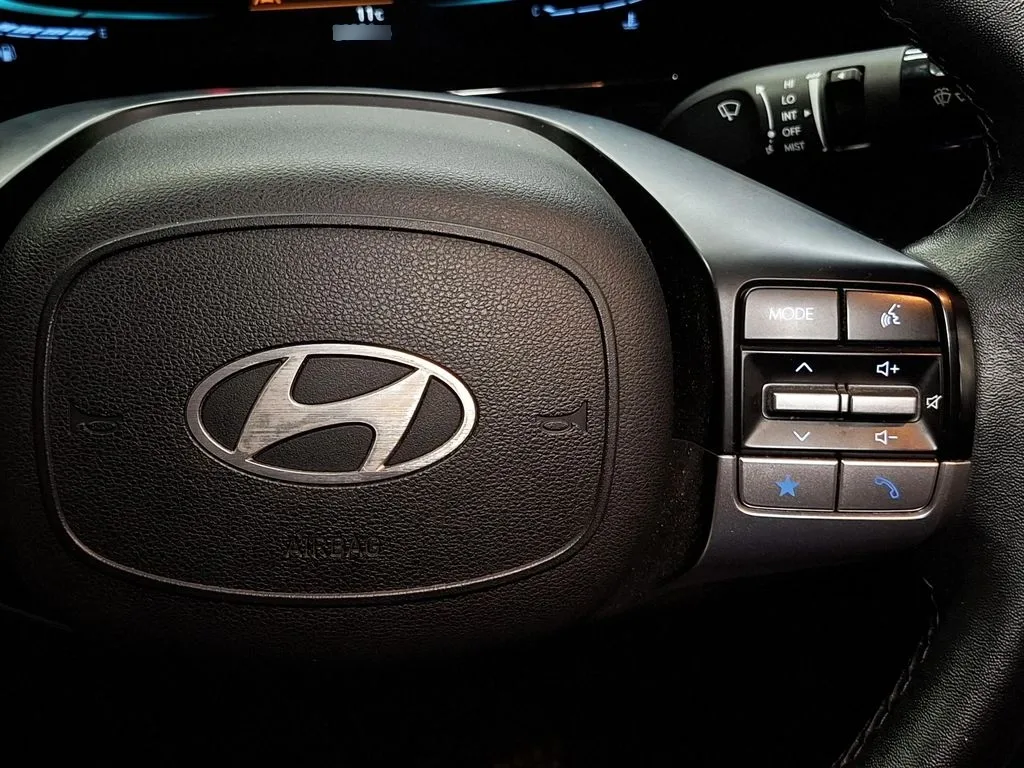 Hyundai Accent 1.5 Design 4x2 Mt 4p año 2024