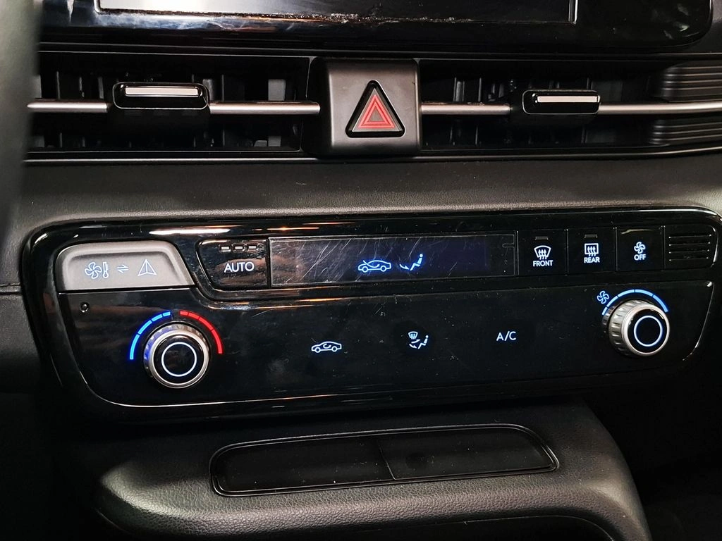 Hyundai Accent 1.5 Design 4x2 Mt 4p año 2024