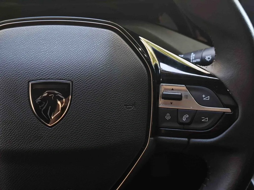 Peugeot 308 Allure año 2024