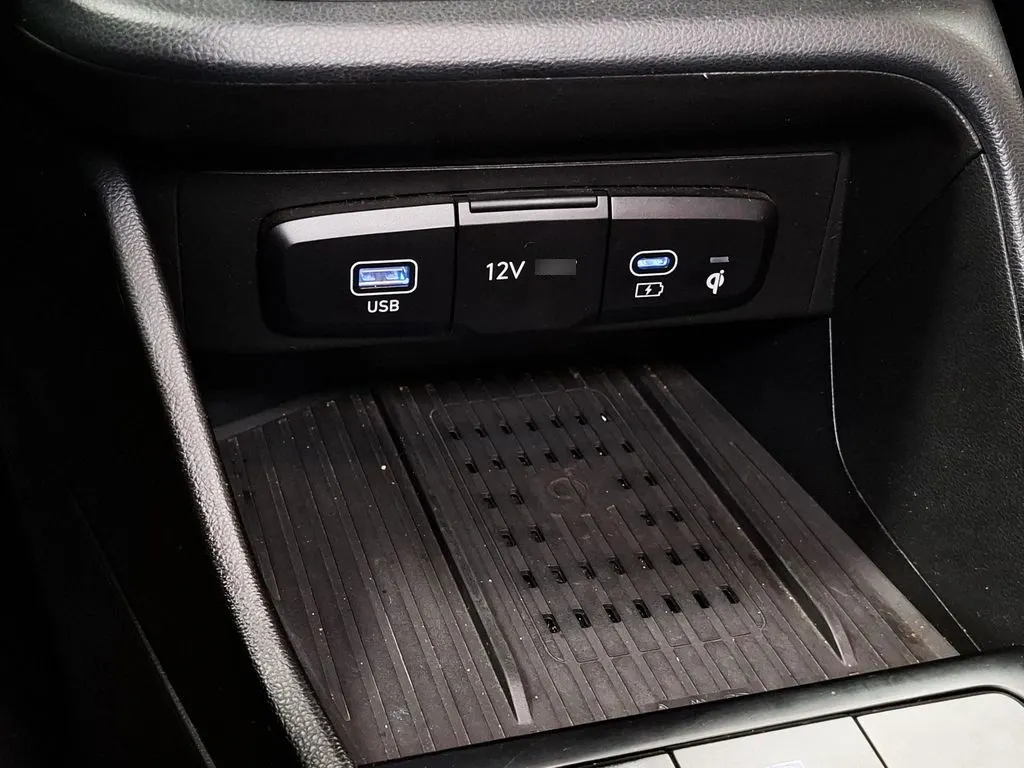 Hyundai Accent 1.5 Design 4x2 Mt 4p año 2024