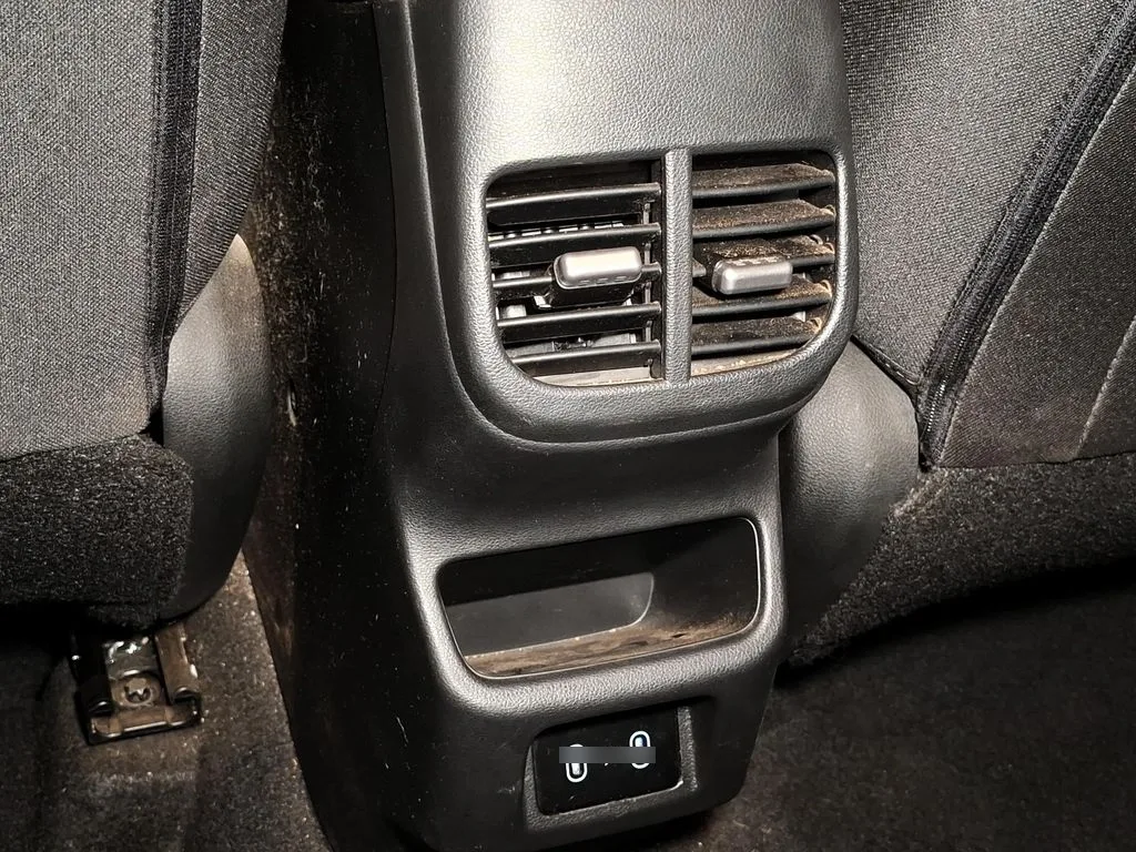 Hyundai Accent 1.5 Design 4x2 Mt 4p año 2024
