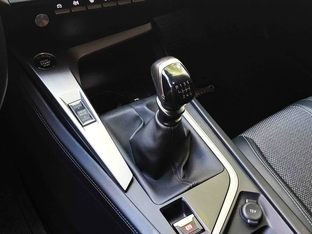 Peugeot 308 Allure año 2024
