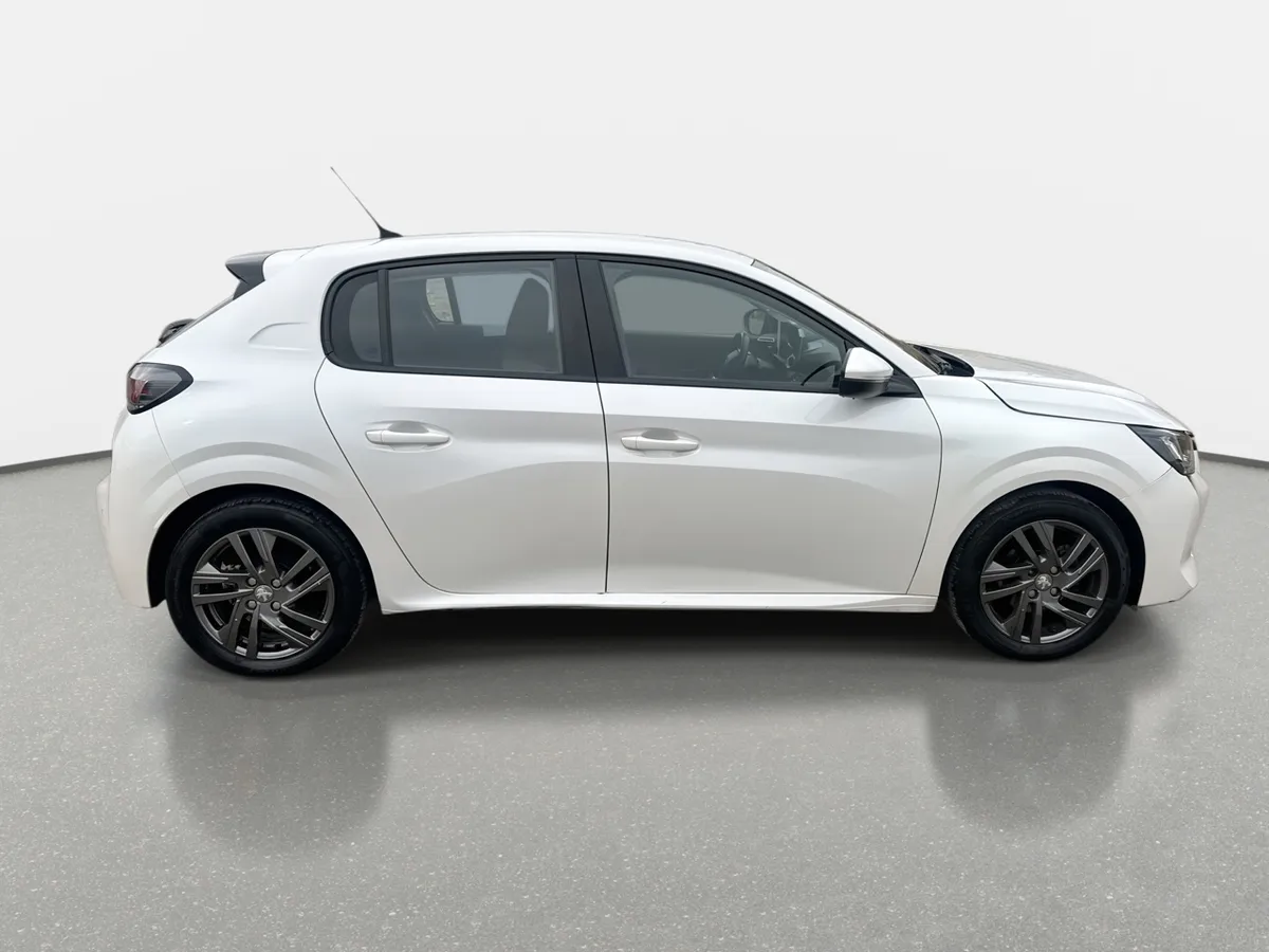 Peugeot 208 1.2 Puretech Active Pack 4x2 75 Mt 5p año 2022