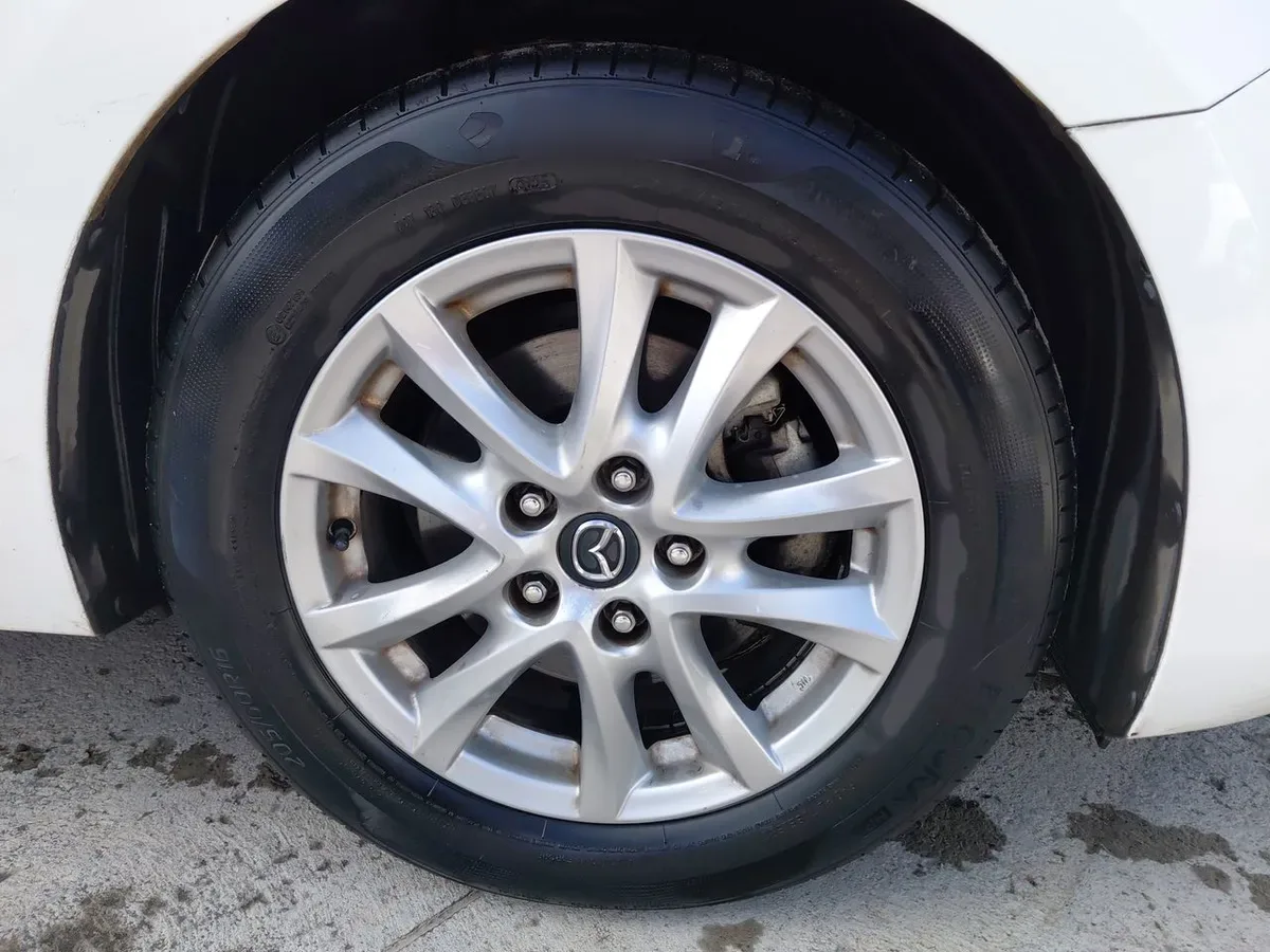 Mazda 3 2.0 V Sport 4x2 Hb 6mt 5p año 2018