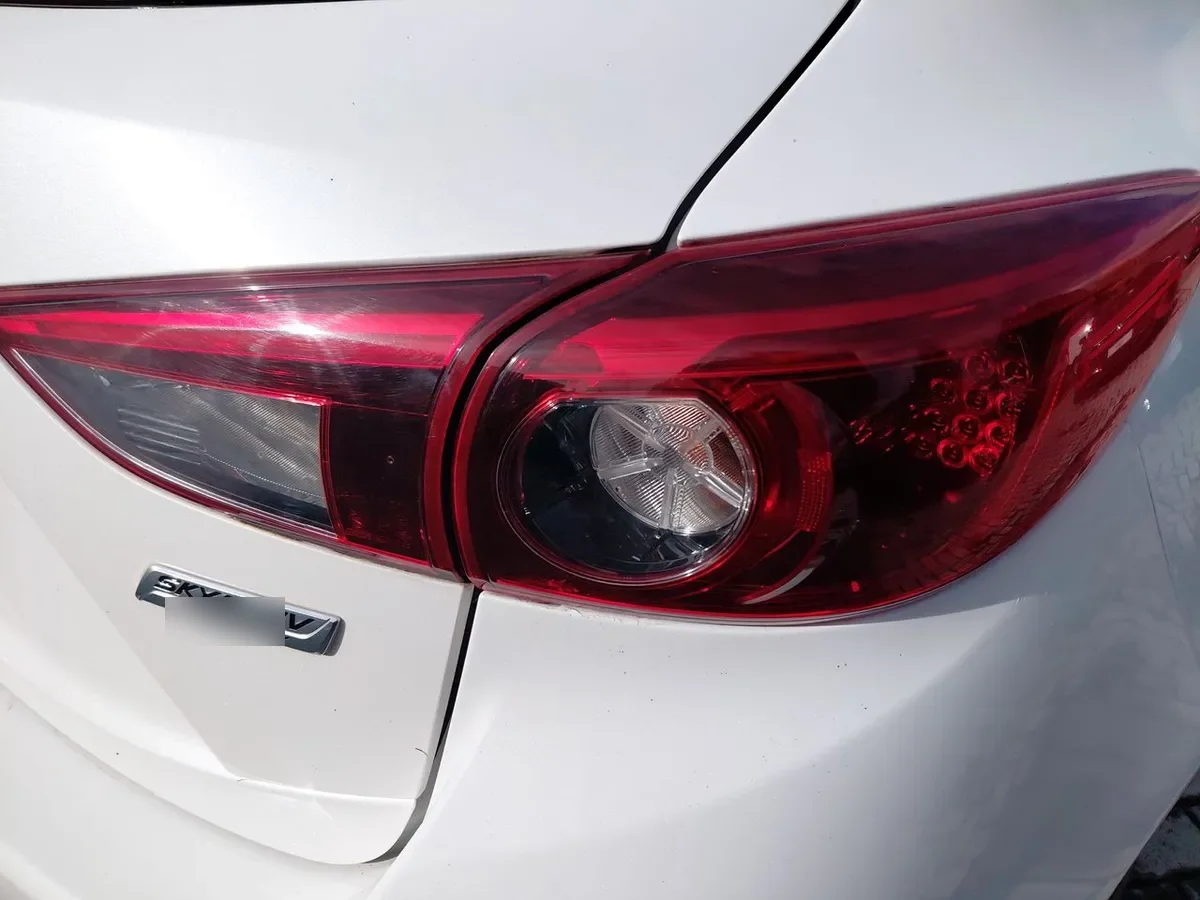Mazda 3 2.0 V Sport 4x2 Hb 6mt 5p año 2018