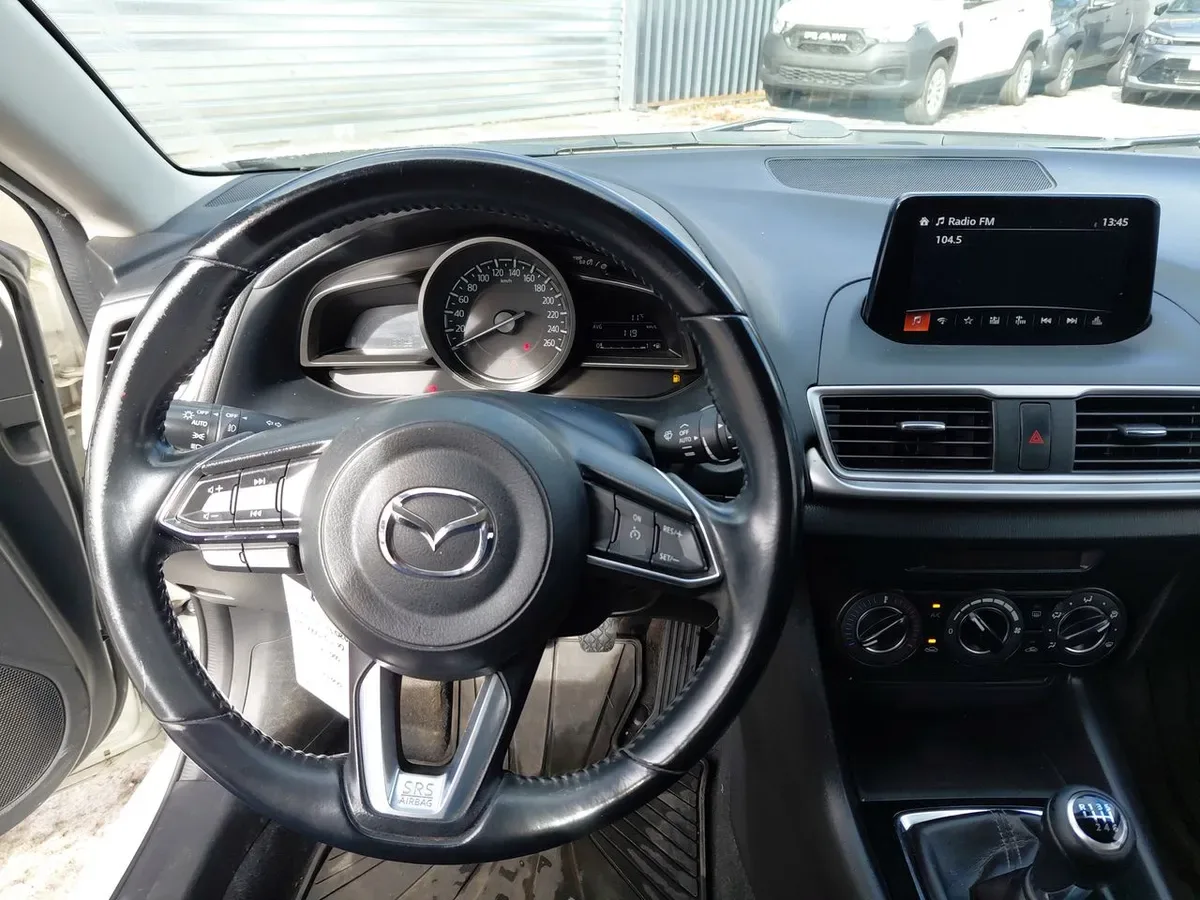 Mazda 3 2.0 V Sport 4x2 Hb 6mt 5p año 2018