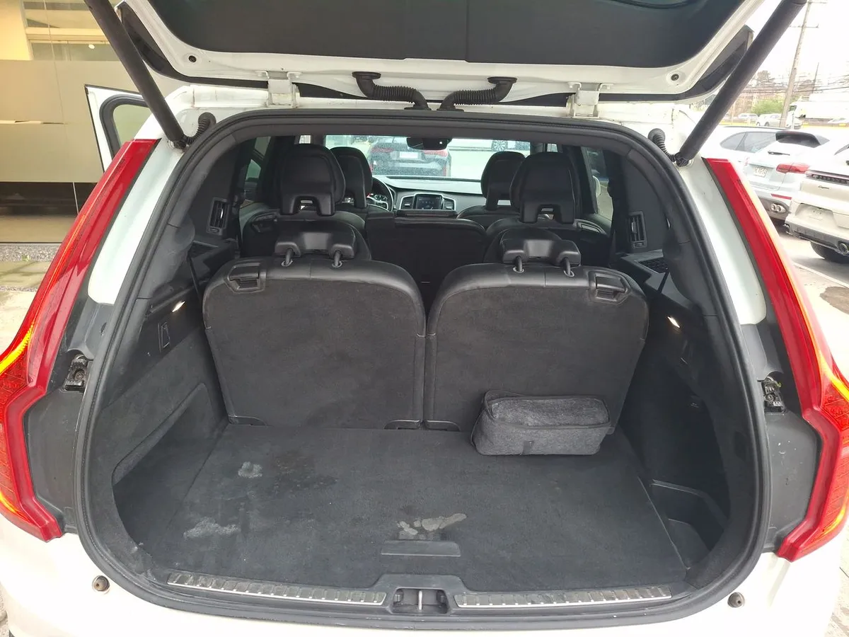 Volvo Xc90 2.0 D5 Diesel Inscription At 5p año 2019