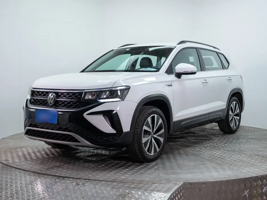 Volkswagen Taos 1.4 Tsi Comfortline A año 2025