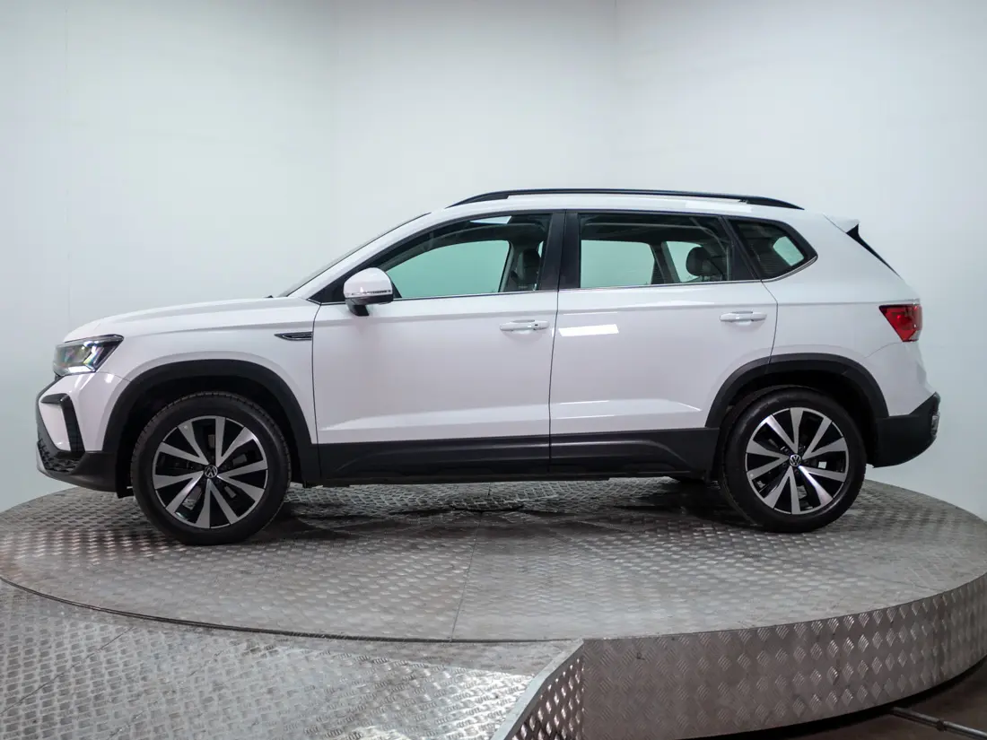 Volkswagen Taos 1.4 Tsi Comfortline A año 2025