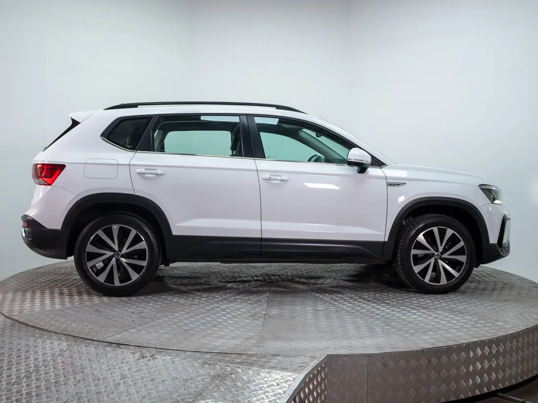 Volkswagen Taos 1.4 Tsi Comfortline A año 2025