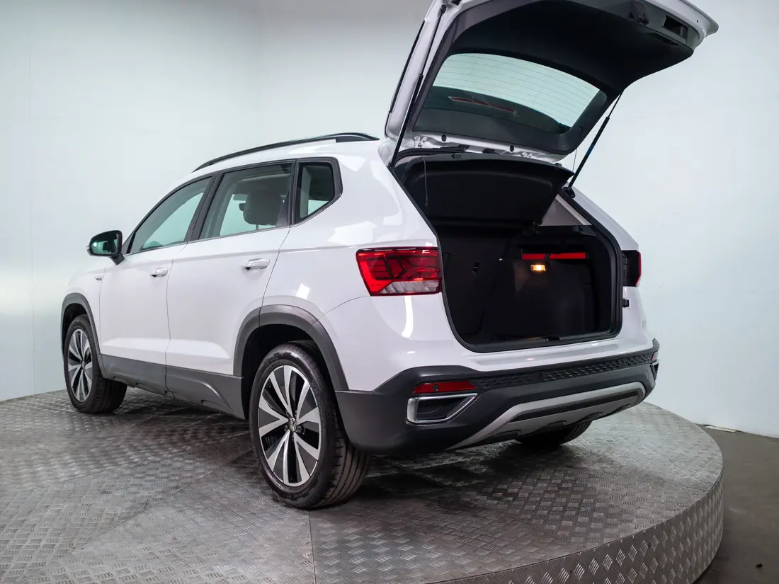 Volkswagen Taos 1.4 Tsi Comfortline A año 2025