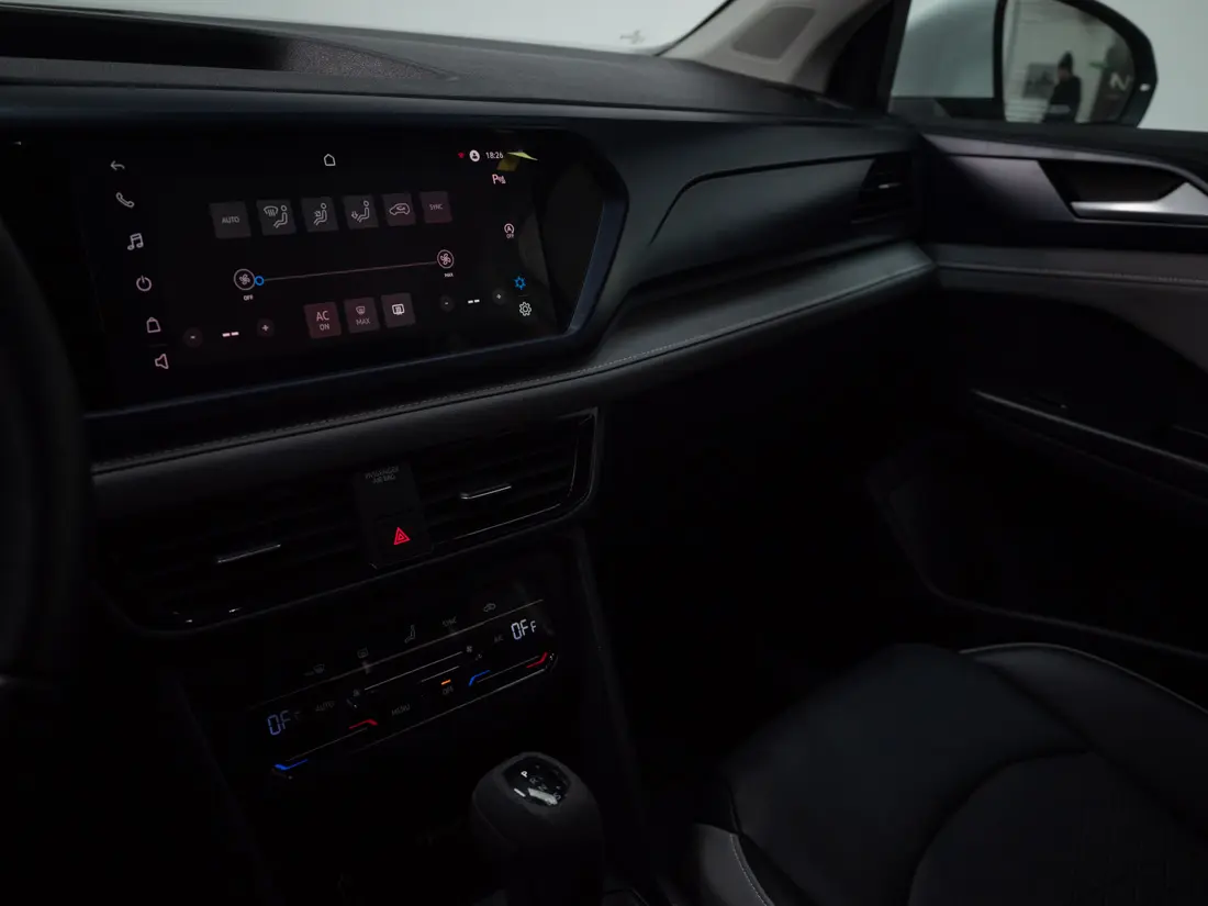 Volkswagen Taos 1.4 Tsi Comfortline A año 2025