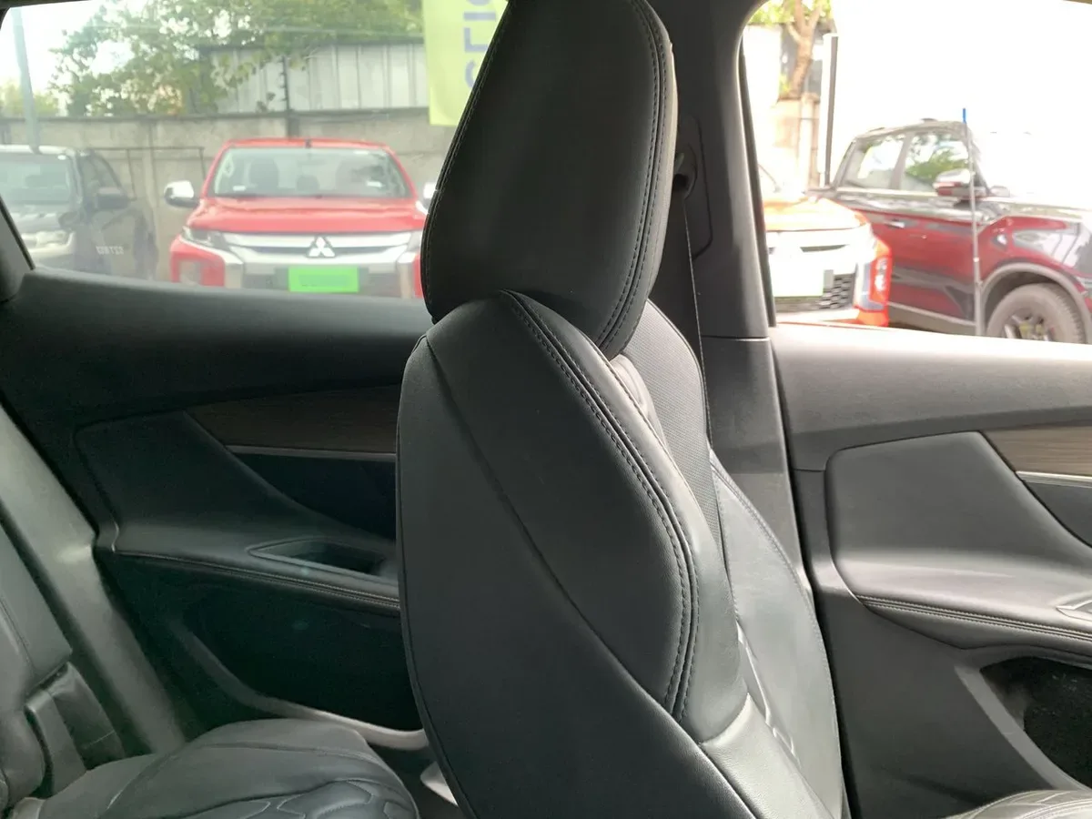 Peugeot 3008 1.6 Gt Hybrid4 300 4x4 Eat8 5p año 2024
