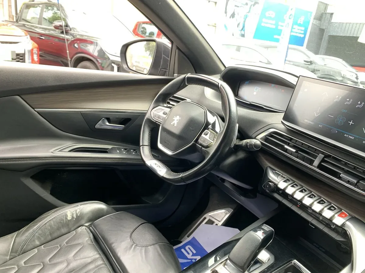 Peugeot 3008 1.6 Gt Hybrid4 300 4x4 Eat8 5p año 2024
