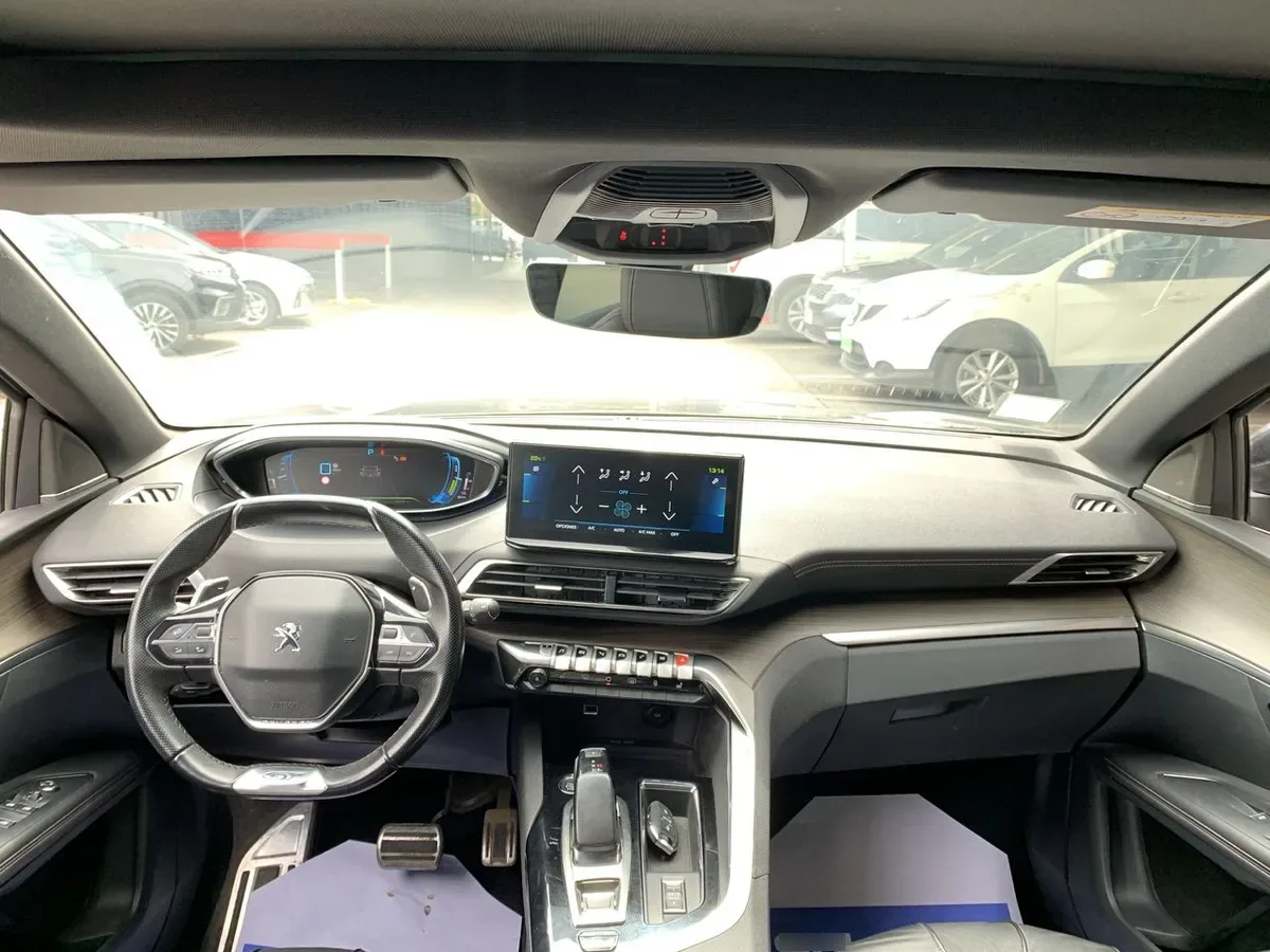 Peugeot 3008 1.6 Gt Hybrid4 300 4x4 Eat8 5p año 2024