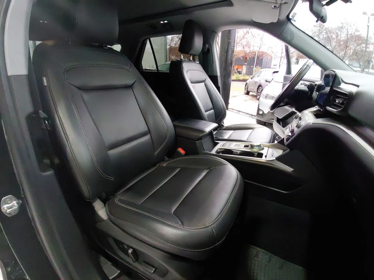 Ford Explorer 2.3 Ecoboost Xlt 4x2 At 5p año 2022