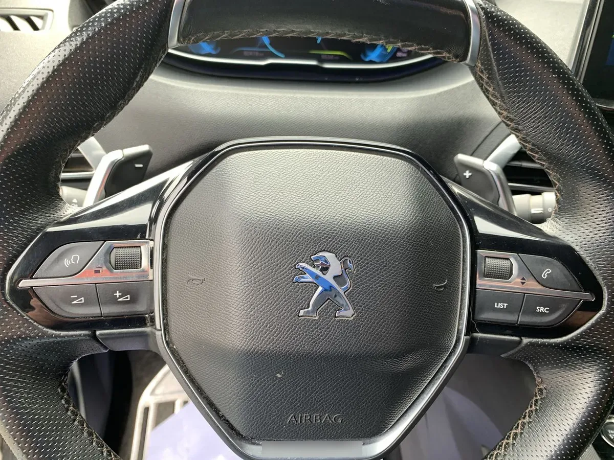 Peugeot 3008 1.6 Gt Hybrid4 300 4x4 Eat8 5p año 2024