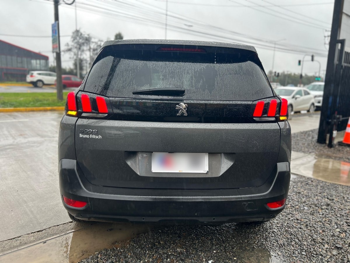 Peugeot 5008 Active Bluehdi 1.5 At año 2019