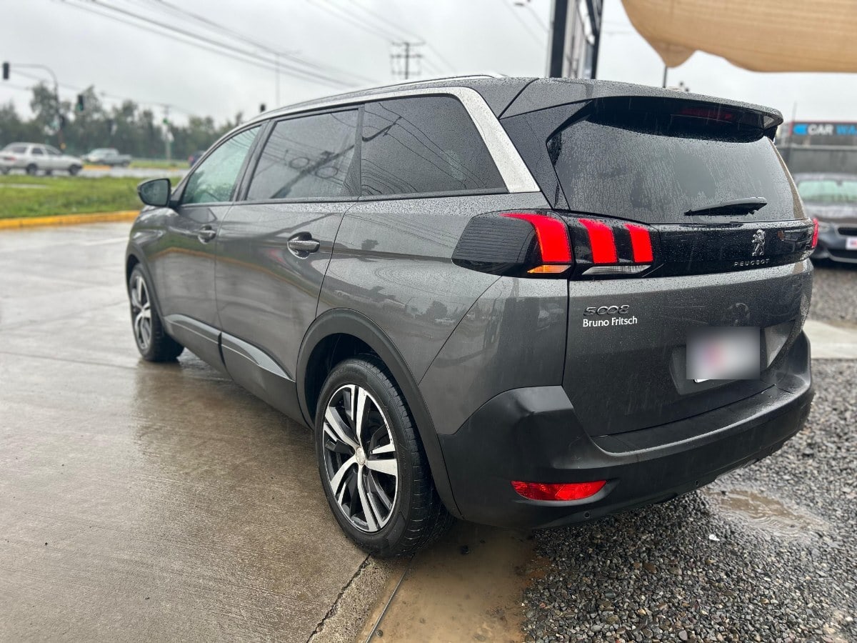 Peugeot 5008 Active Bluehdi 1.5 At año 2019