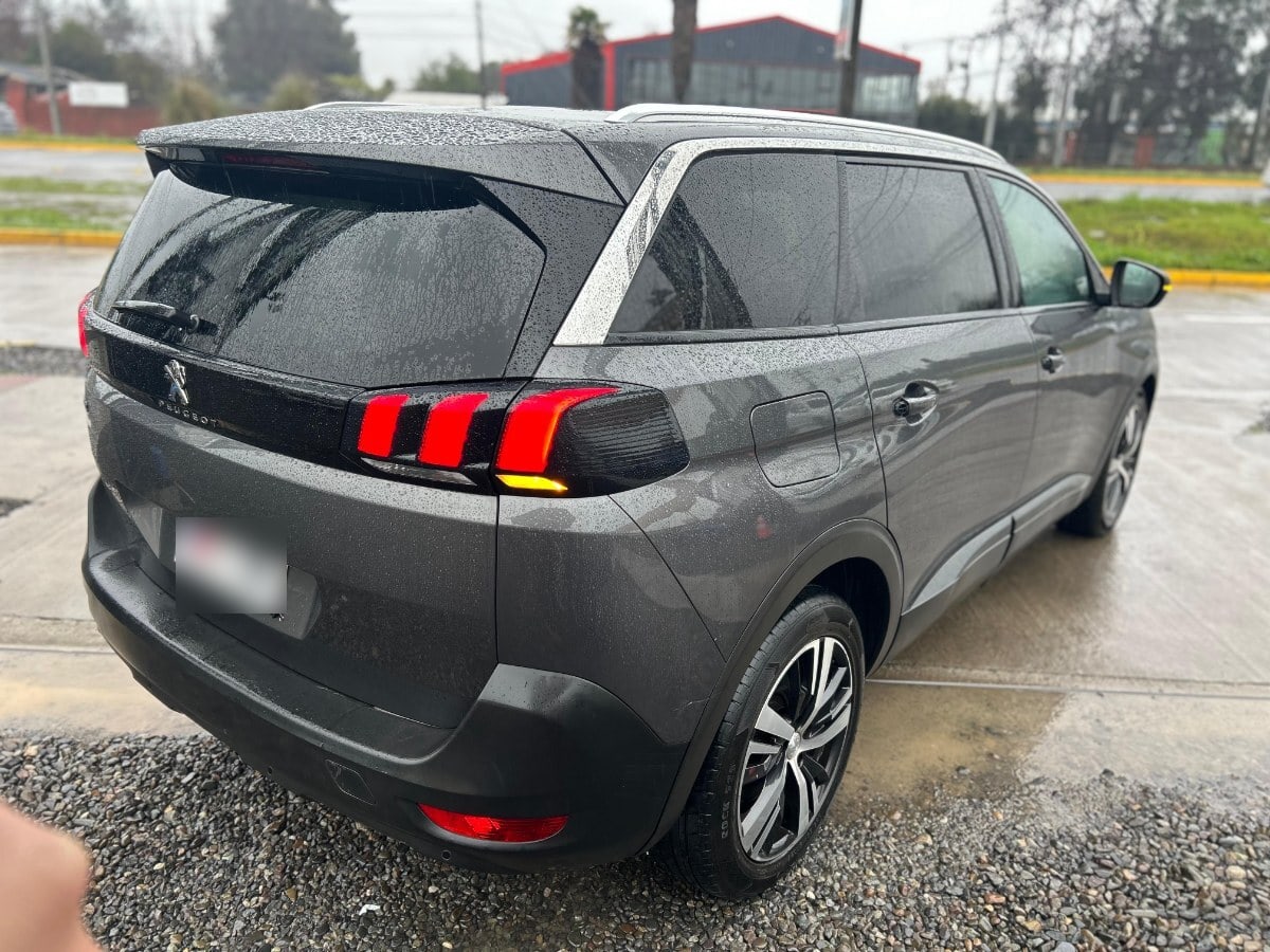 Peugeot 5008 Active Bluehdi 1.5 At año 2019