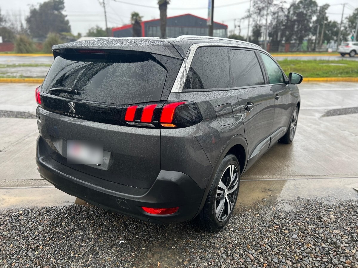 Peugeot 5008 Active Bluehdi 1.5 At año 2019