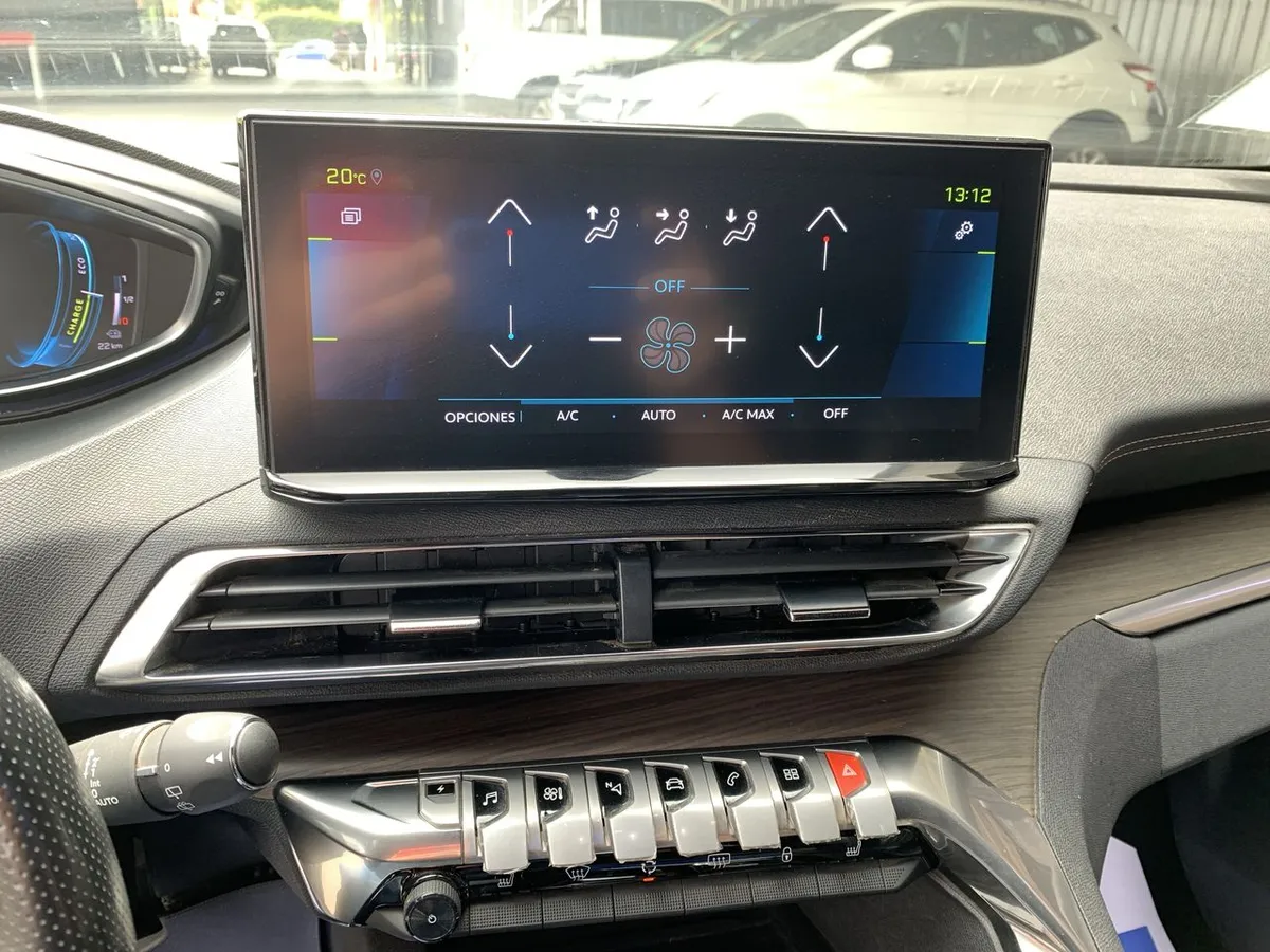Peugeot 3008 1.6 Gt Hybrid4 300 4x4 Eat8 5p año 2024