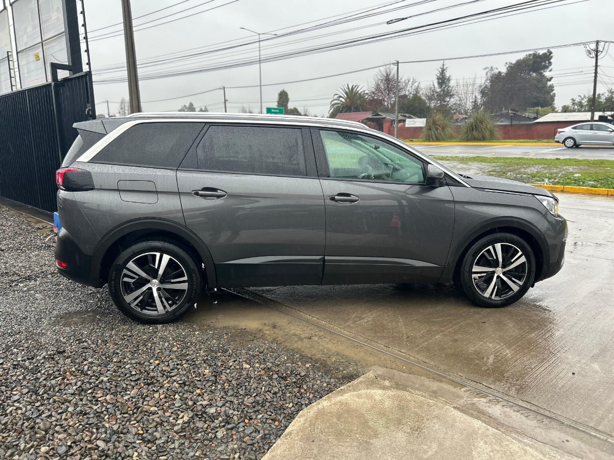 Peugeot 5008 Active Bluehdi 1.5 At año 2019
