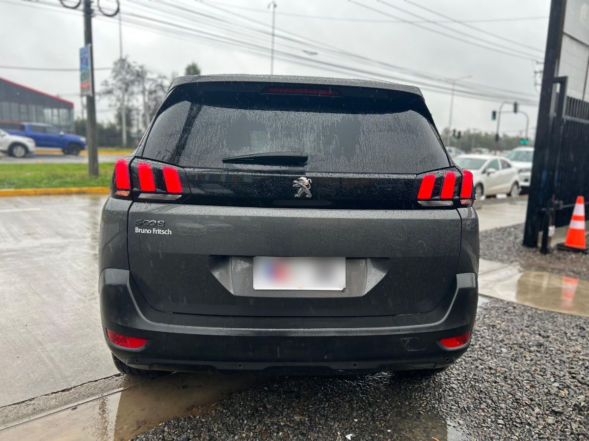 Peugeot 5008 Active Bluehdi 1.5 At año 2019