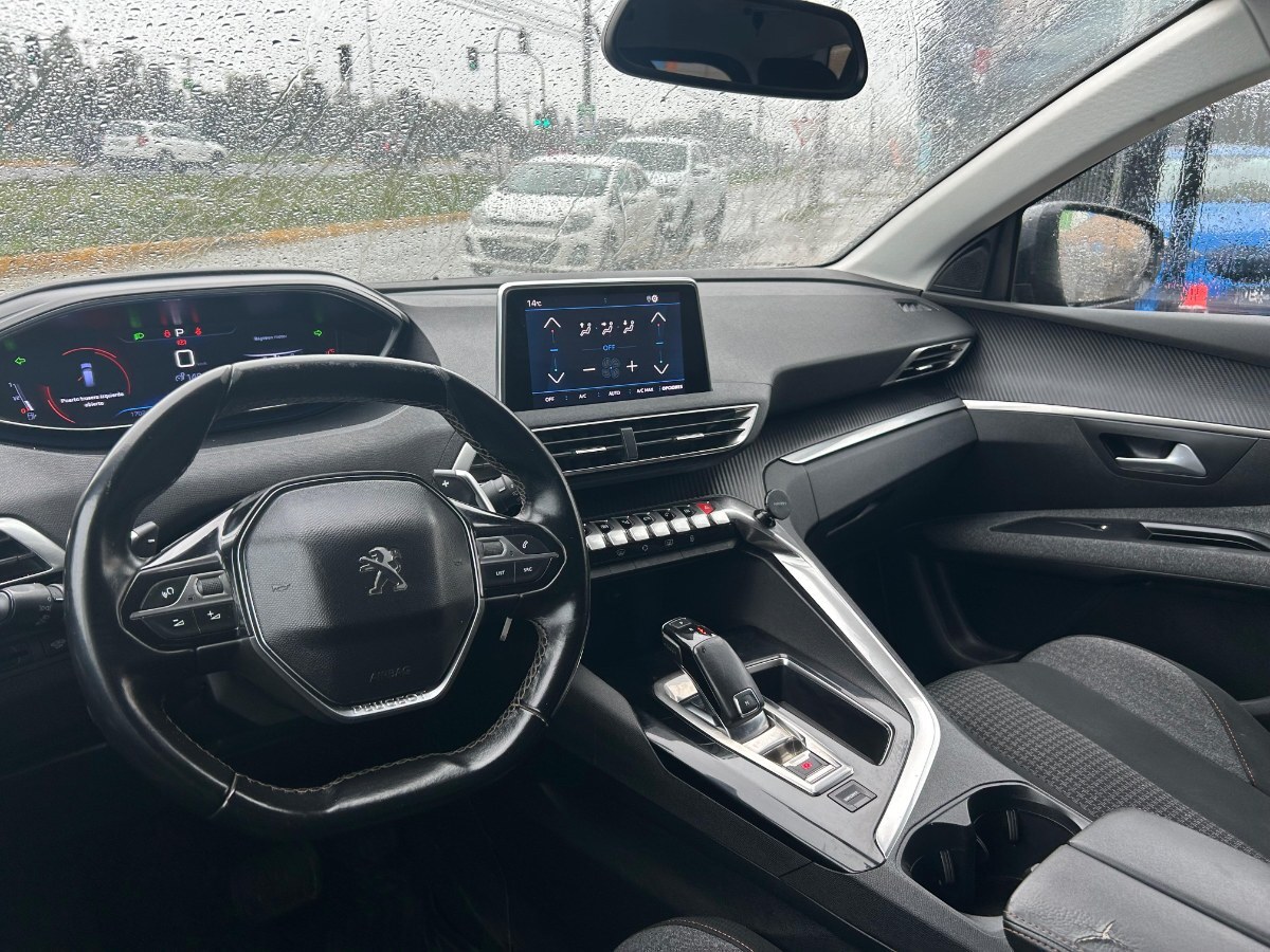Peugeot 5008 Active Bluehdi 1.5 At año 2019